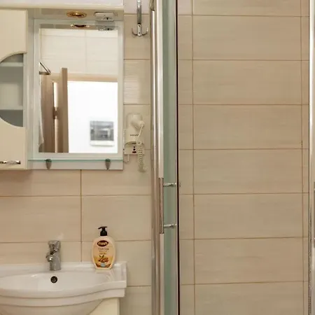 Yllza Living アパート ティラナ